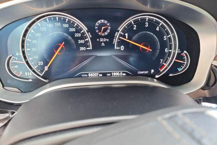 Used BMW 5 Series 2018 530Li Leading Edition Luxury Package Odometer Close Up