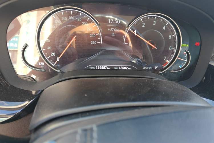 Used BMW 5 Series 2018 530Li xDrive Luxury Package Odometer Close Up