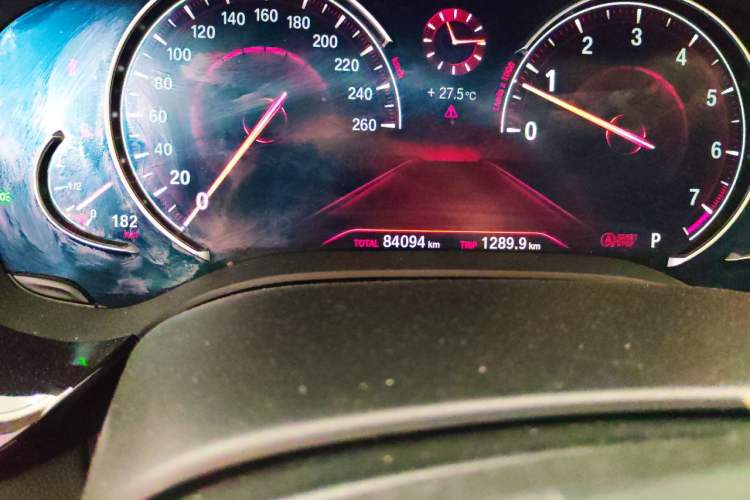 Used BMW 5 Series 2018 525Li Luxury Package Odometer Close Up