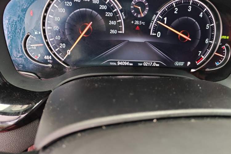 Used BMW 5 Series 2018 Restyled 530Li Leading Edition M Sport Package Odometer Close Up