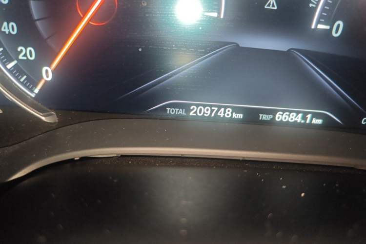 Used BMW 5 Series 2018 525Li M Sport Package Odometer Close Up