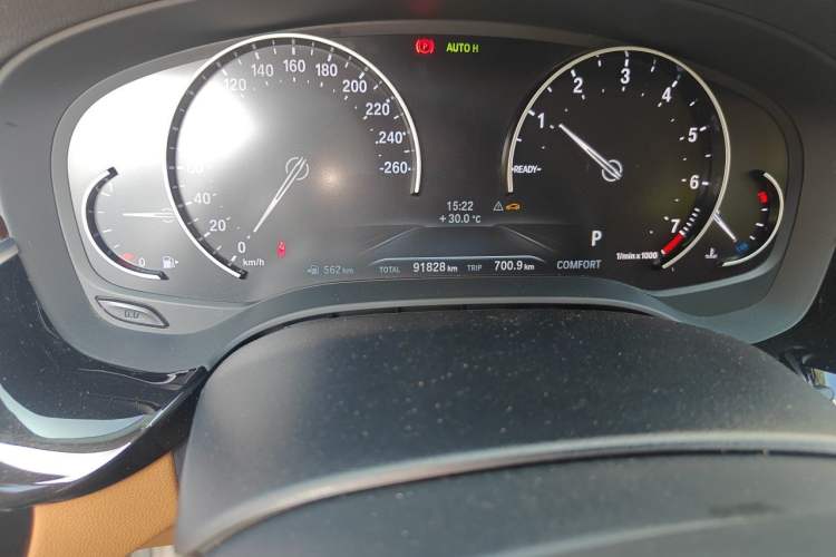 Used BMW 5 Series 2018 528Li Launch Special Edition Odometer Close Up