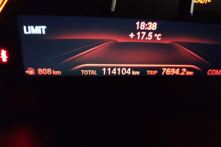 Used BMW 5 Series 2018 528Li Launch Special Edition Odometer Close Up