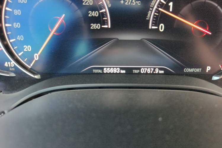 Used BMW 5 Series 2018 525i M Sport Package Odometer Close Up
