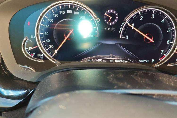 Used BMW 5 Series 2018 525Li M Sport Package Odometer Close Up