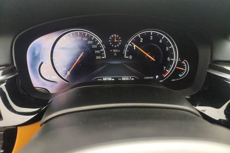 Used BMW 5 Series 2018 Restyled 530Li Leading Edition M Sport Package Odometer Close Up