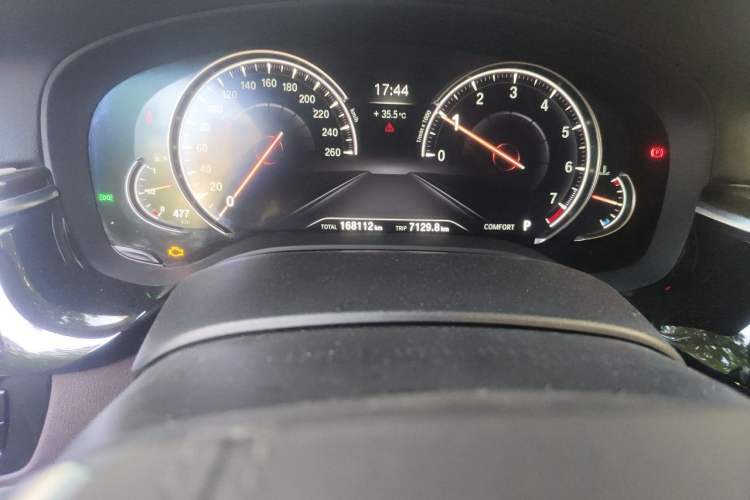 Used BMW 5 Series 2018 525Li Luxury Package Odometer Close Up