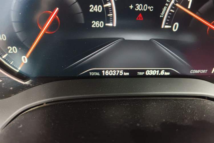 Used BMW 5 Series 2018 Restyled 530Li Leading Edition M Sport Package Odometer Close Up