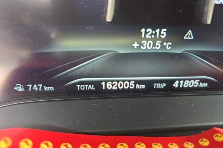 Used BMW 5 Series 2018 528Li Launch Special Edition Odometer Close Up