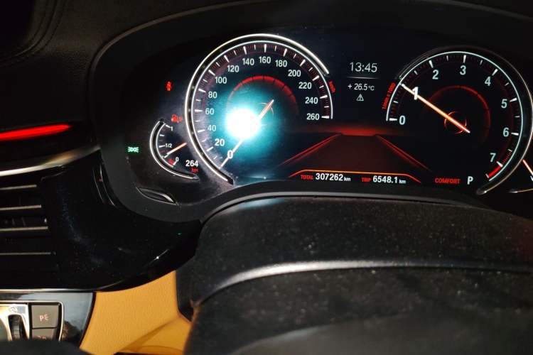 Used BMW 5 Series 2018 Restyled 530Li Luxury Edition M Sport Package Odometer Close Up
