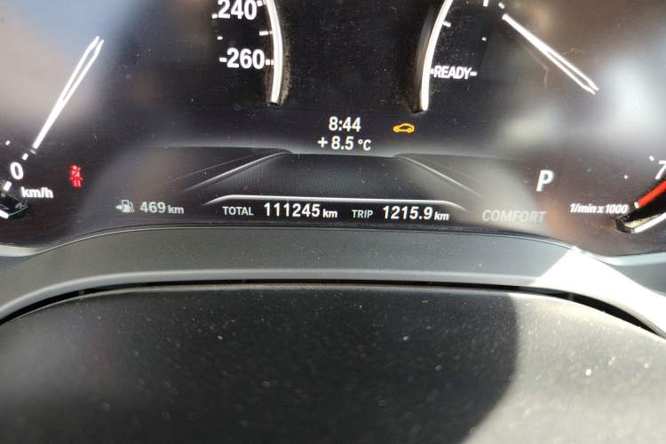Used BMW 5 Series 2018 528Li Launch Special Edition Odometer Close Up