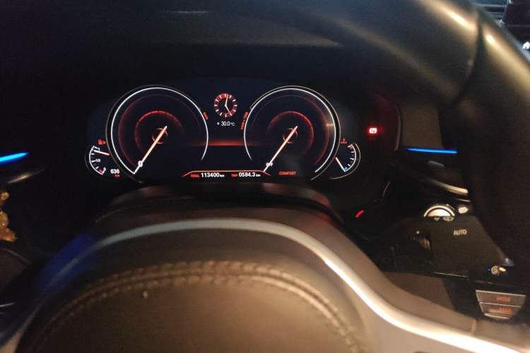 Used BMW 5 Series 2018 525Li M Sport Package Odometer Close Up