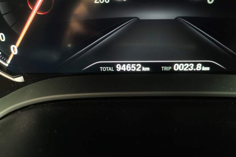 Used BMW 5 Series 2018 Revised Version 530Li Leading Edition Luxury Package Odometer Close Up
