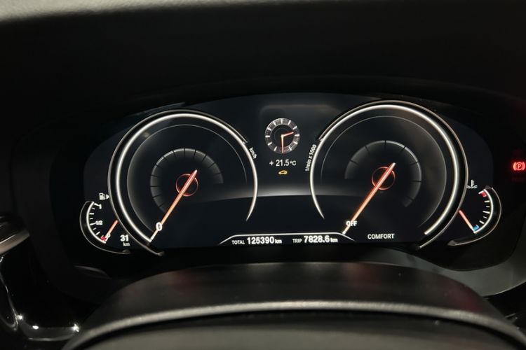 Used BMW 5 Series 2018 530Li Luxury Edition M Sport Package Odometer Close Up