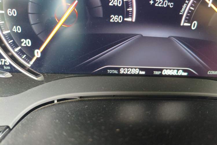 Used BMW 5 Series 2018 Facelifted 530Li xDrive M Sport Package Odometer Close Up