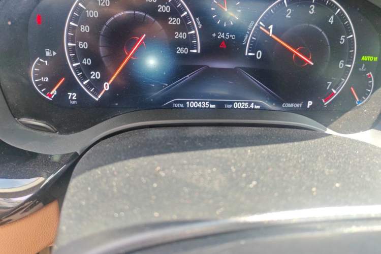 Used BMW 5 Series 2018 Facelifted 530Li xDrive Luxury Package Odometer Close Up