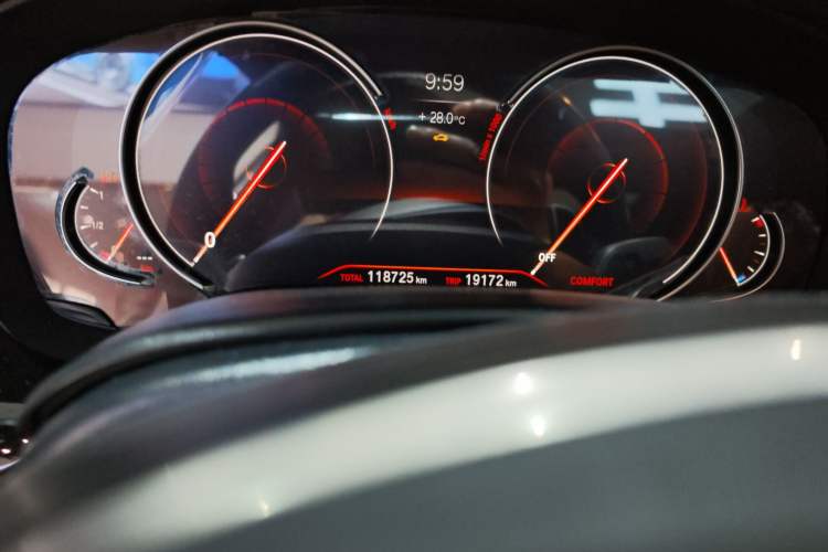 Used BMW 5 Series 2018 Restyled 530Li Luxury Edition M Sport Package Odometer Close Up