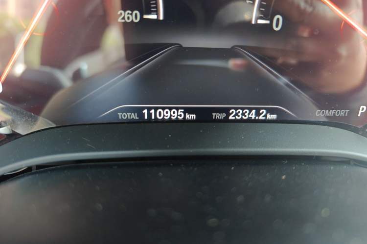 Used BMW 5 Series 2018 530Li Luxury Edition M Sport Package Odometer Close Up