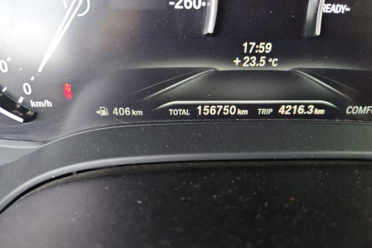 Used BMW 5 Series 2018 528Li Launch Special Edition Odometer Close Up