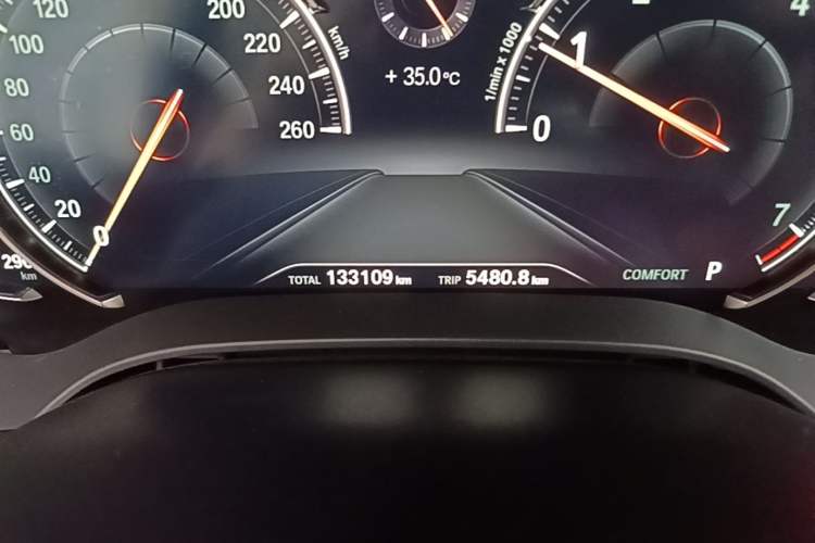 Used BMW 5 Series 2018 530Li Luxury Edition Premium Package Odometer Close Up