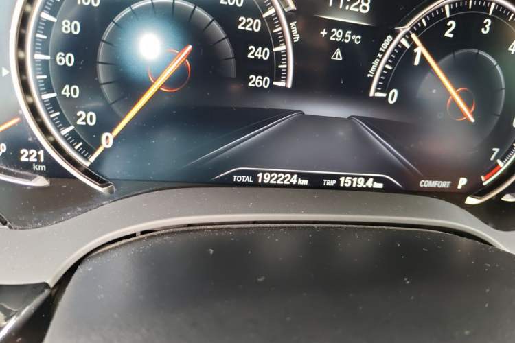 Used BMW 5 Series 2018 530Li Leading Model M Sport Package Odometer Close Up