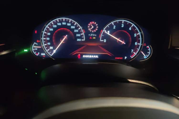 Used BMW 5 Series 2018 530Li Leading Model M Sport Package Odometer Close Up