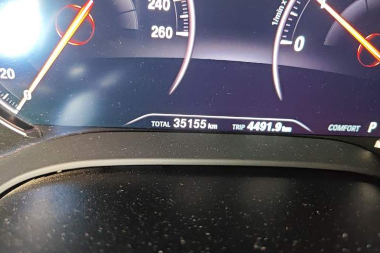 Used BMW 5 Series 2018 530Li Leading Edition Luxury Package Odometer Close Up