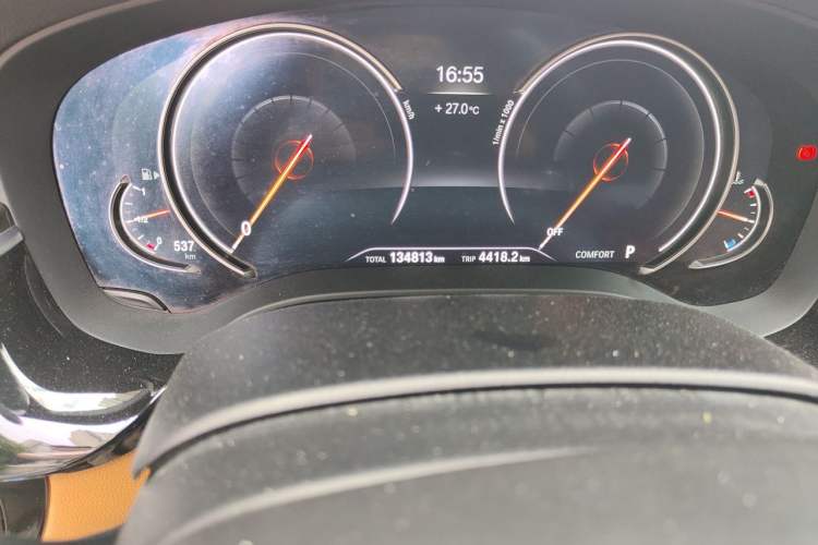 Used BMW 5 Series 2018 530Li Leading Model M Sport Package Odometer Close Up