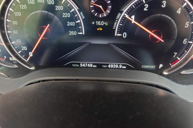 Used BMW 5 Series 2018 525Li M Sport Package Odometer Close Up