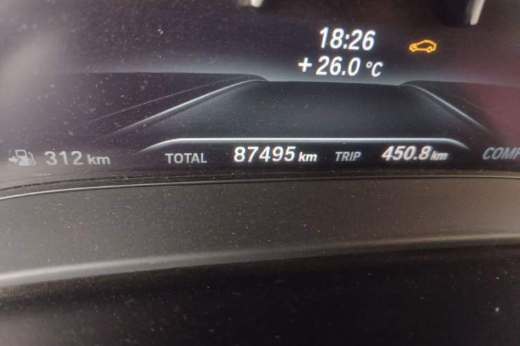 Used BMW 5 Series 2018 528Li Launch Special Edition Odometer Close Up