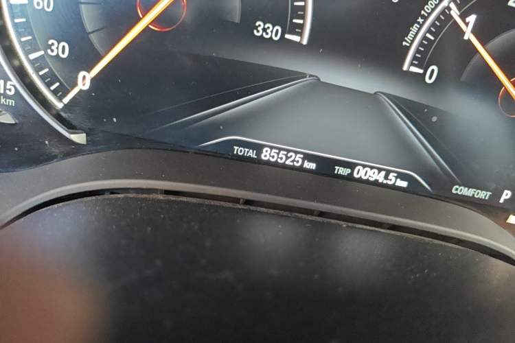 Used BMW 5 Series 2018 530Li Luxury Edition M Sport Package Odometer Close Up