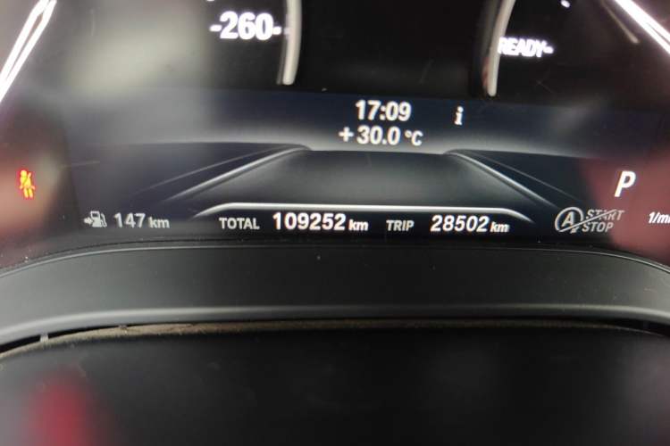 Used BMW 5 Series 2018 528Li Launch Special Edition Odometer Close Up
