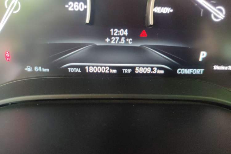 Used BMW 5 Series 2018 528Li Launch Special Edition Odometer Close Up