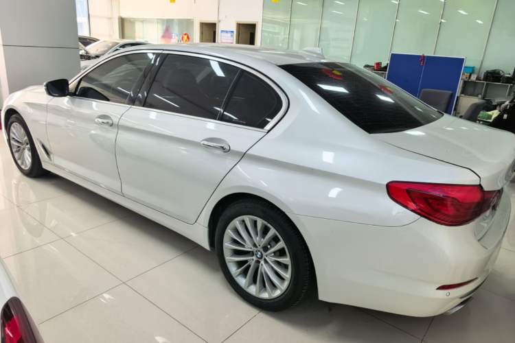 Used BMW 5 Series 2018 525Li Luxury Package Rear Left 45 Deg