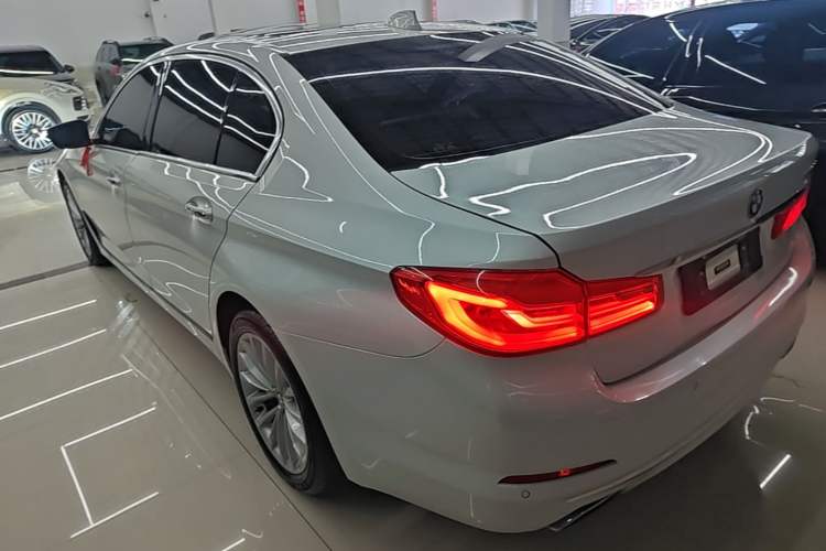 Used BMW 5 Series 2018 Revised Version 530Li Leading Edition Luxury Package Rear Left 45 Deg