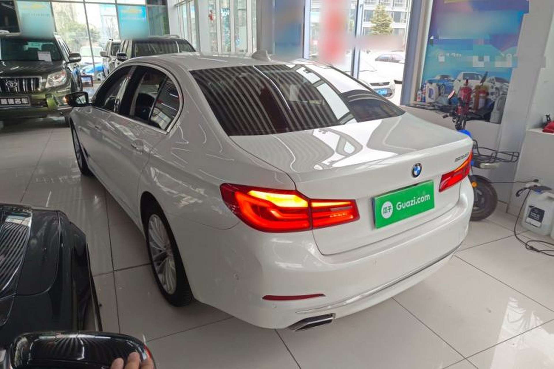 Used BMW 5 Series 2018 525Li Luxury Package Rear Left 45 Deg