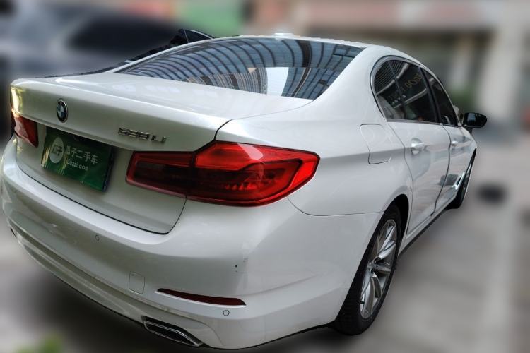 Used BMW 5 Series 2018 528Li Launch Special Edition Rear Right 45 Deg