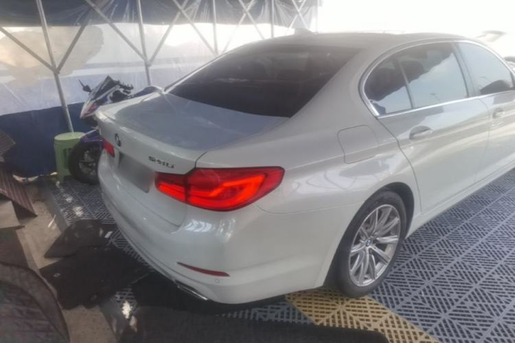 Used BMW 5 Series 2018 528Li Launch Special Edition Rear Right 45 Deg