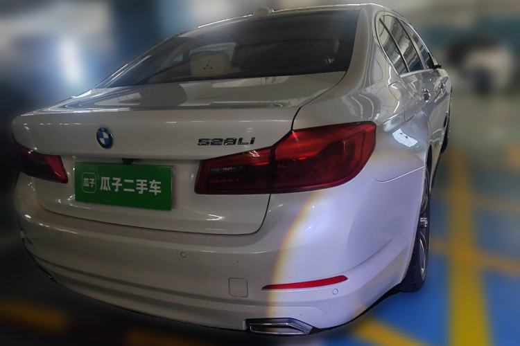 Used BMW 5 Series 2018 528Li Launch Special Edition Rear Right 45 Deg