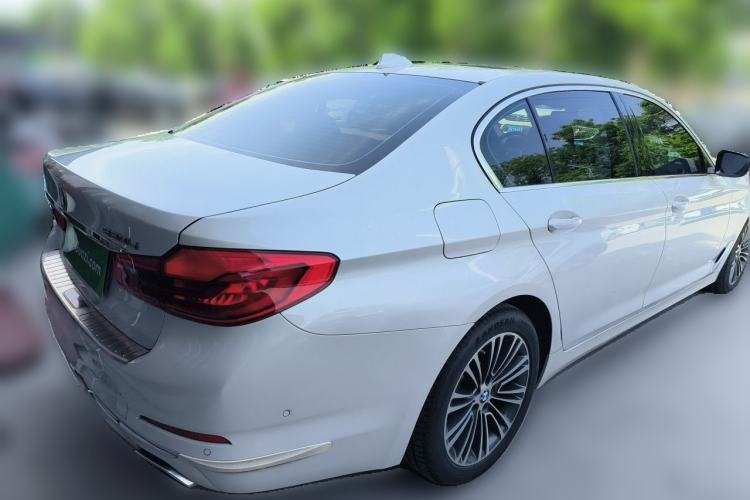 Used BMW 5 Series 2018 Facelifted 530Li Luxury Edition Premium Package Rear Right 45 Deg