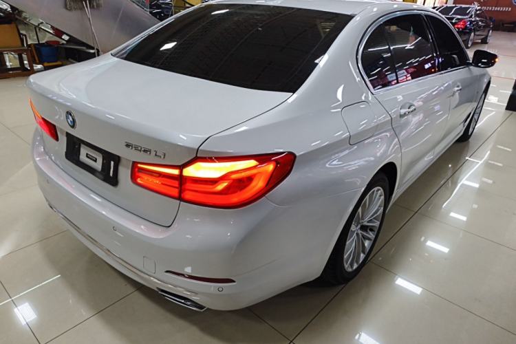 Used BMW 5 Series 2018 525Li Luxury Package Rear Right 45 Deg