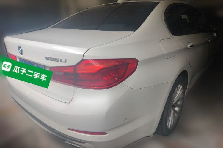 Used BMW 5 Series 2018 525Li Luxury Package Rear Right 45 Deg