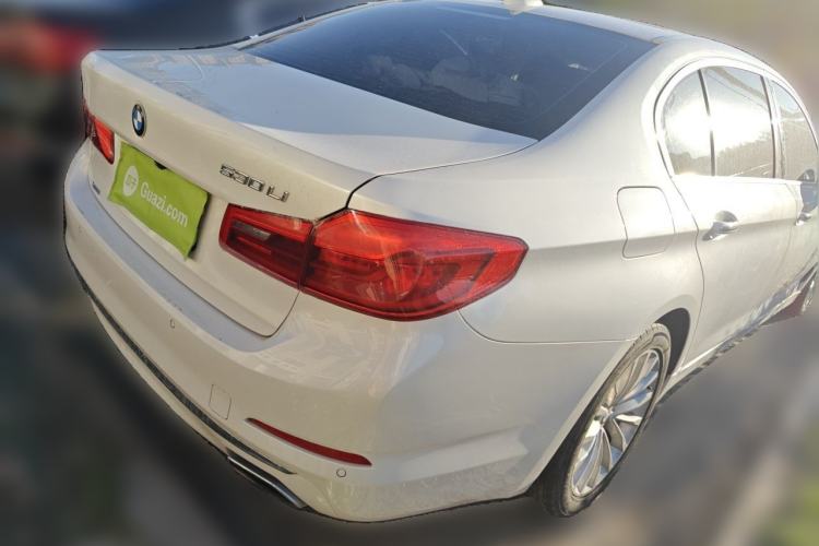 Used BMW 5 Series 2018 530Li xDrive Luxury Package Rear Right 45 Deg
