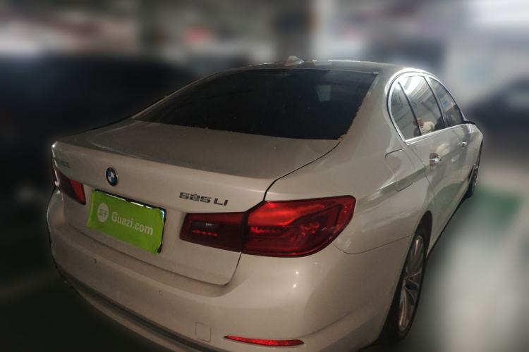 Used BMW 5 Series 2018 525Li Luxury Package Rear Right 45 Deg