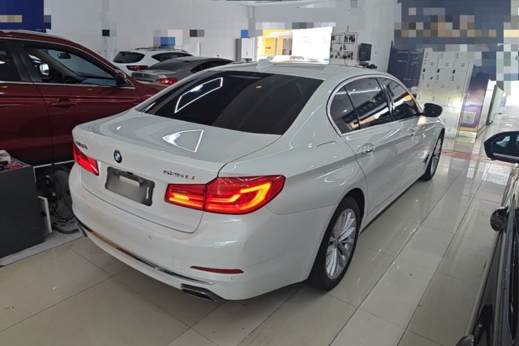 Used BMW 5 Series 2018 525Li Luxury Package Rear Right 45 Deg