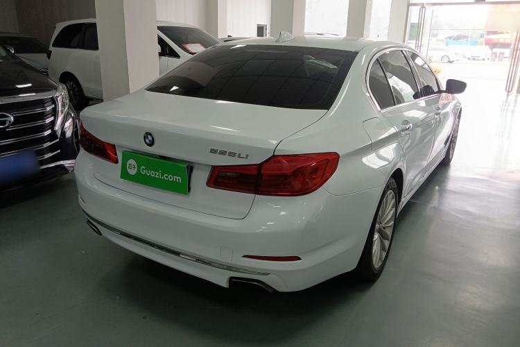 Used BMW 5 Series 2018 525Li Luxury Package Rear Right 45 Deg