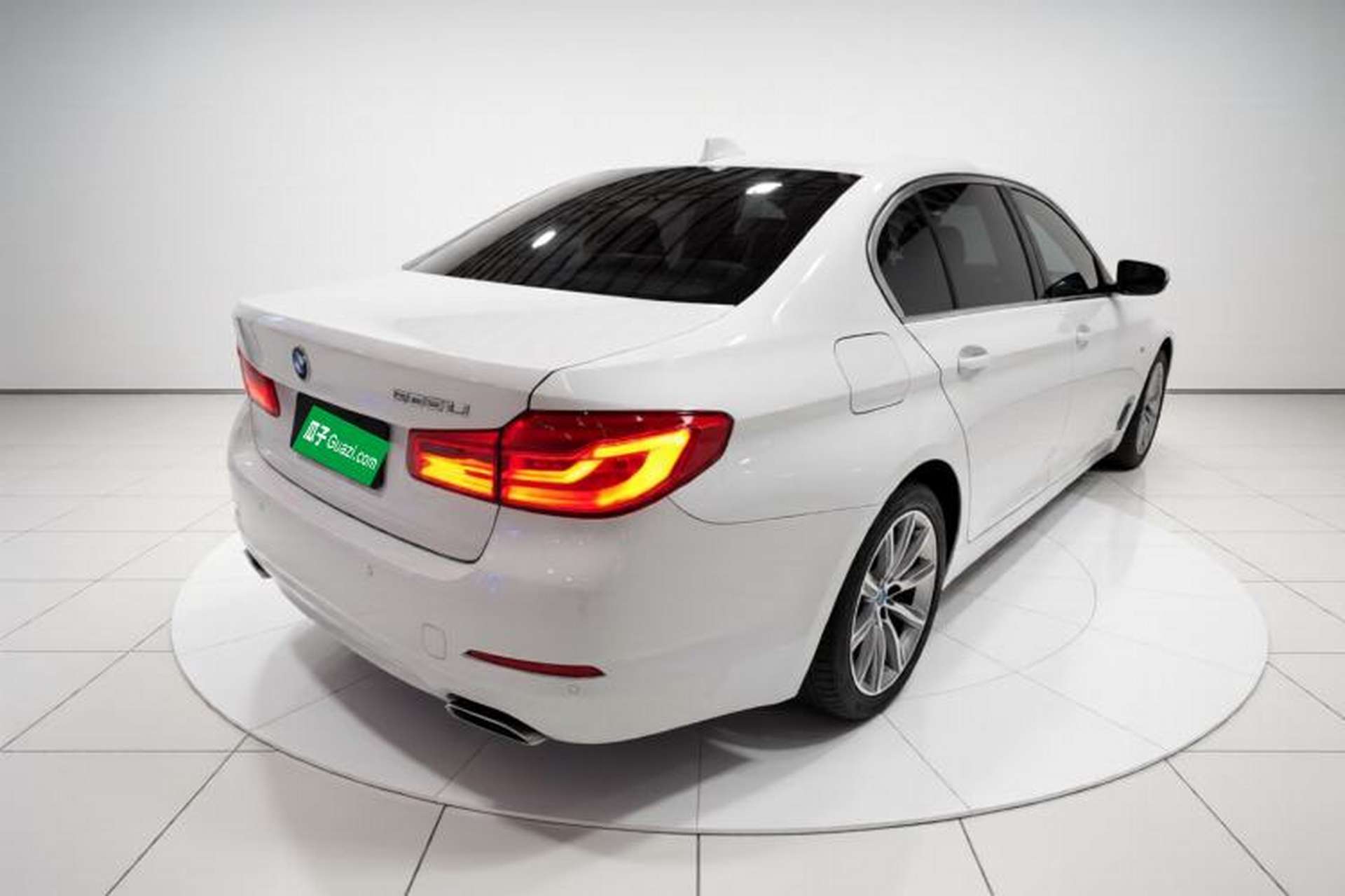 Used BMW 5 Series 2018 528Li Launch Special Edition Rear Right 45 Deg