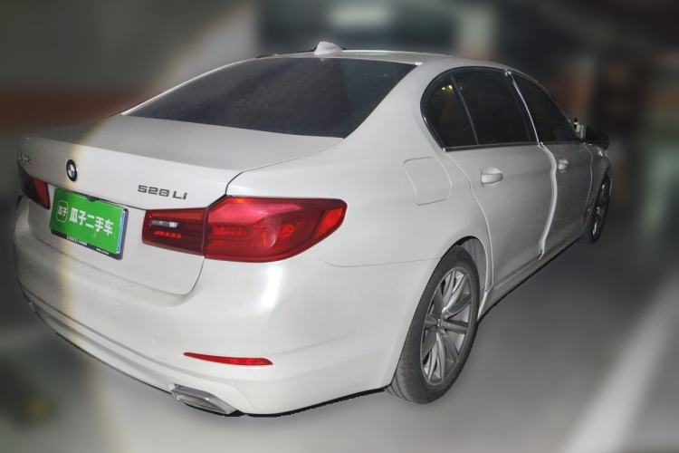 Used BMW 5 Series 2018 528Li Launch Special Edition Rear Right 45 Deg