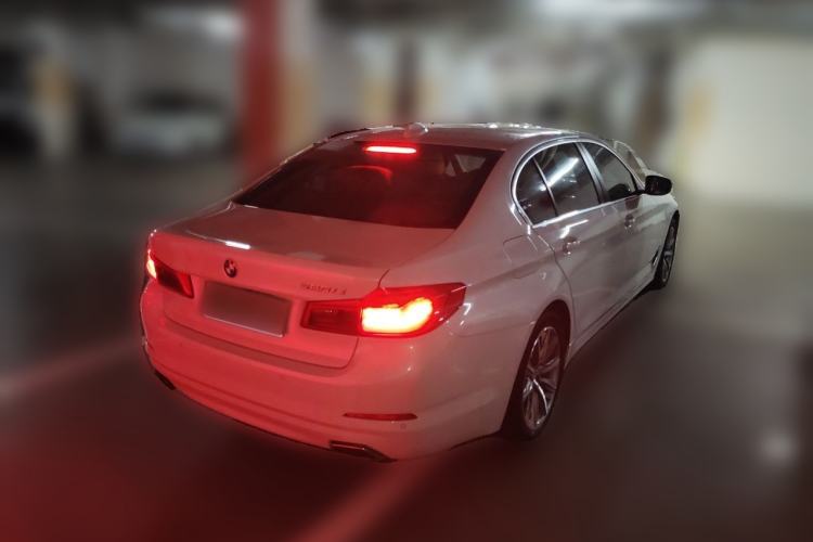 Used BMW 5 Series 2018 528Li Launch Special Edition Rear Right 45 Deg