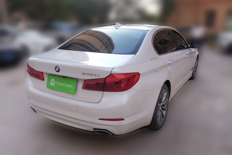 Used BMW 5 Series 2018 528Li Launch Special Edition Rear Right 45 Deg